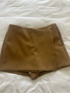 Zara camel skort